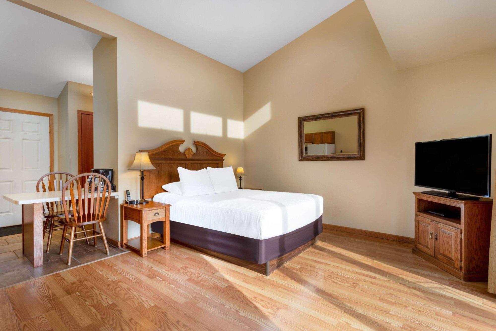 Tamarack Wisconsin Dells, A Ramada By Wyndham Hotel Lake Delton Exterior foto